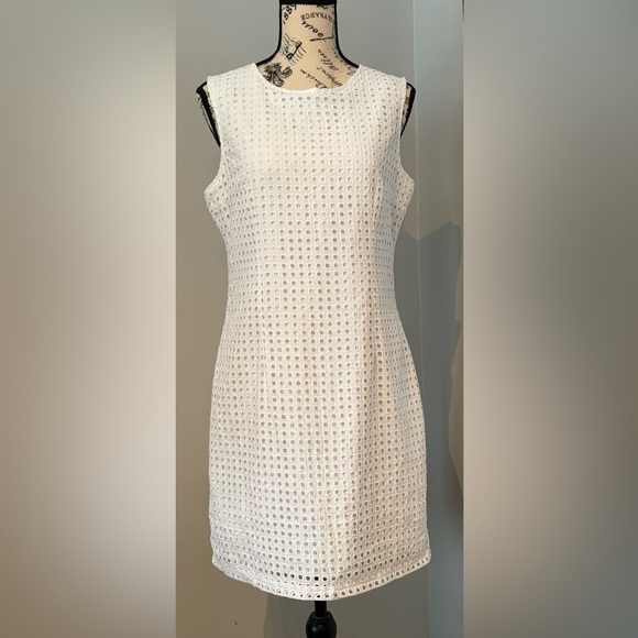 ALFRED SUNG Dresses & Skirts - Alfred Sung Eyelet Shift Dress size 10